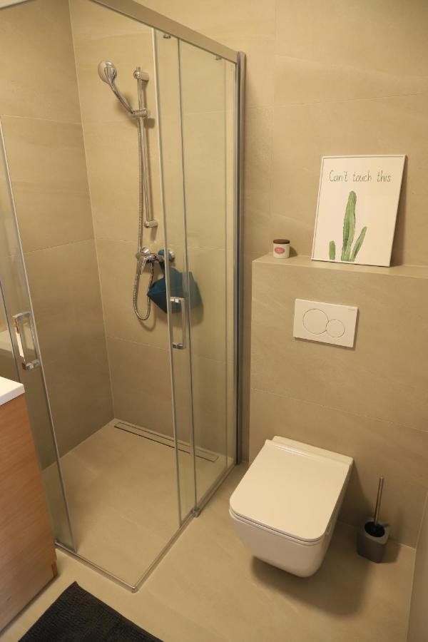 Liptovský Mikuláš Brand New Apartment In Private Resort מראה חיצוני תמונה